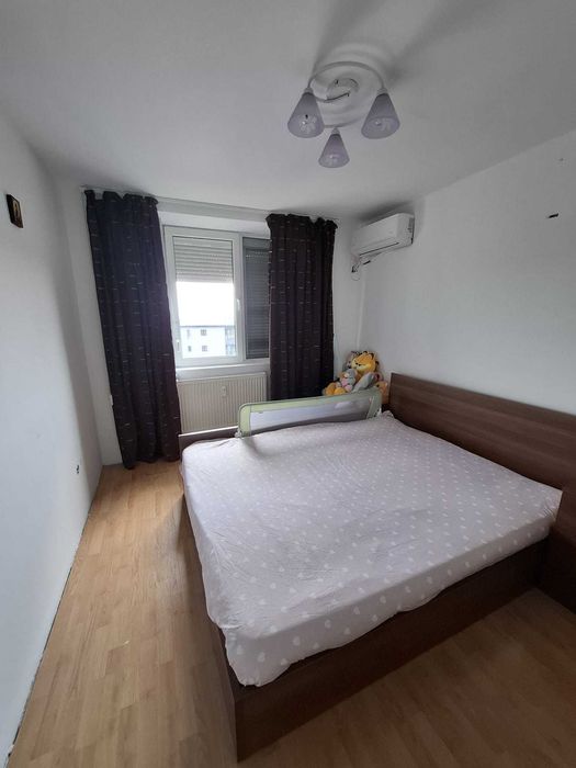 Vand apartament 3 camere