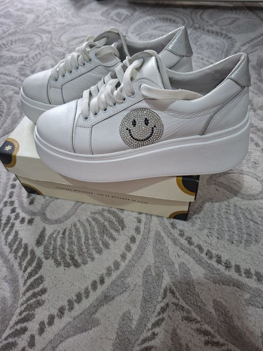 Vând adidasi piele NENO