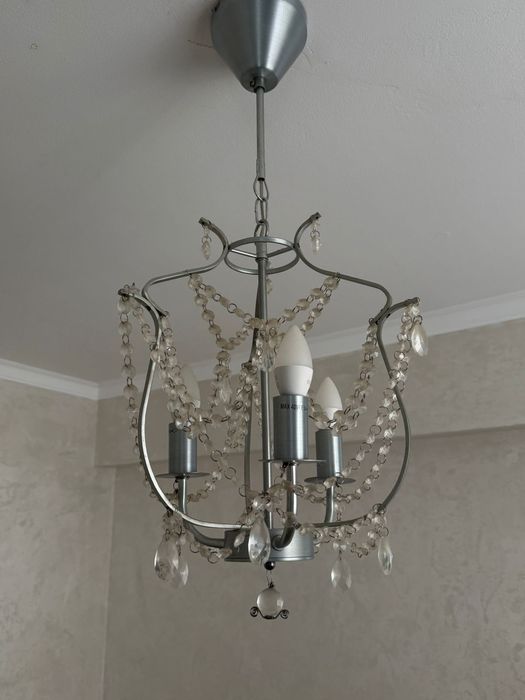 деревяный стеллаж Икеа + подарок люстра Икеа