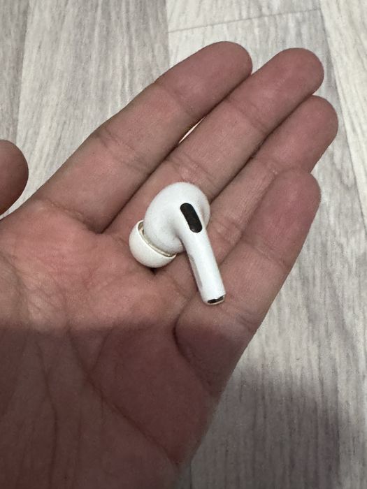 Air pods 2 pro левый наушник