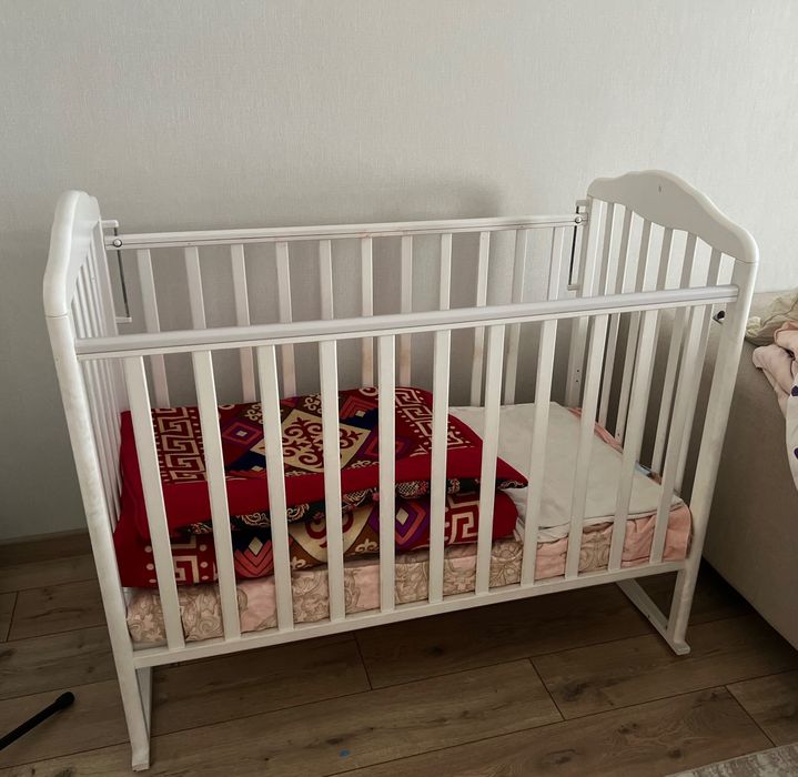 Продам детскую кроватку