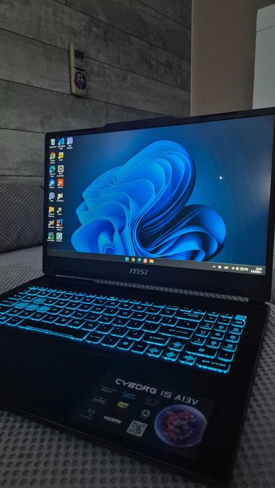 Геймърски лаптоп MSI Cyborg 15 A13VF | i7-13620H | RTX 4060 8GB | 16GB DDR5 | 1TB SSD | 144Hz