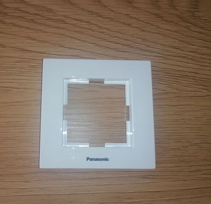 Нови рамки за ключове/контакти Panasonic