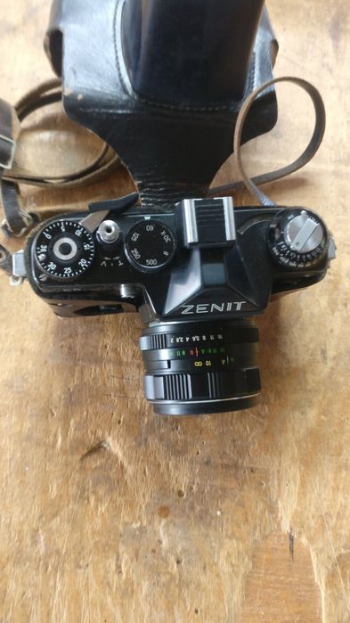 Фотоапарат "Зенит"11 и Светкавица "Elgawa"