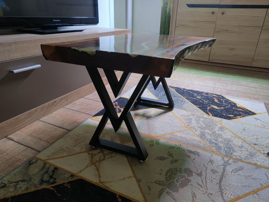 Măsuță de cafea din lemn masiv și rășină epoxidică