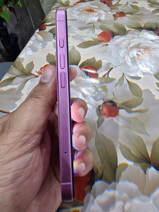 Vand sau schimb iphone 16 fullbox ca nou liber de retea  sanatatea baterie e  100 la % Preț fix fix