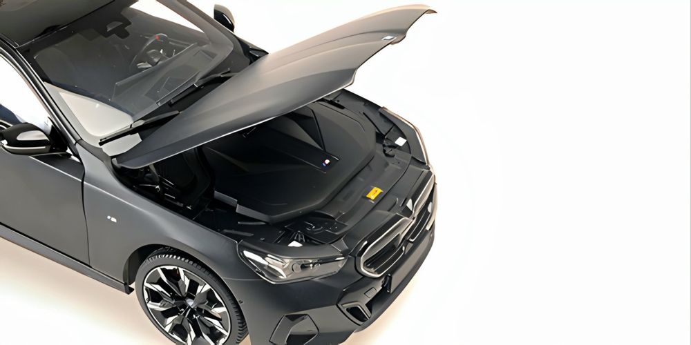 Macheta BMW i5 1:18 Minichamps