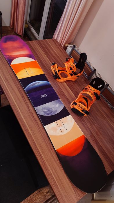 Placa Snowboard Bataleon Distortia 149 cu legaturi S/M Black Hole