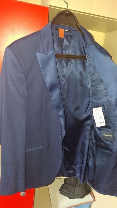 Костюм за абитюренски бал