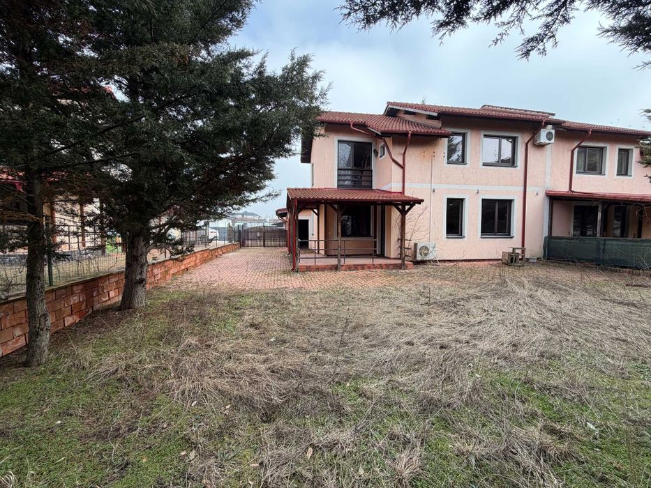 Casa de Vanzare 3 dormitoare Stefanesti Cartier Bratieni