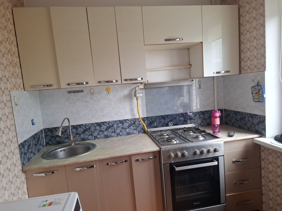 Кухонный гарнитур с мойкой