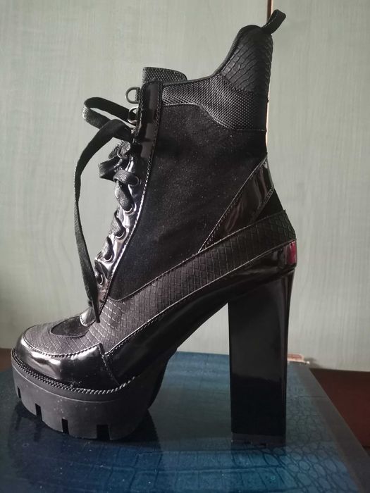 Дамски зимни боти, високи на ток 37 номер