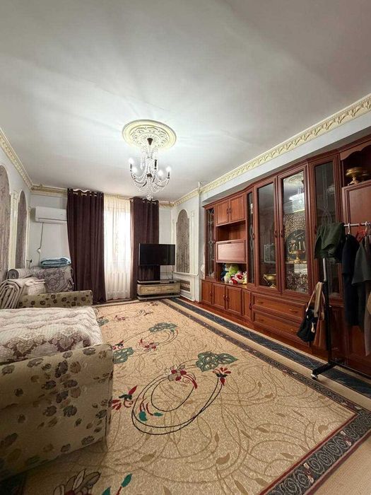 жильё 3-х комнатная 85м2 на Ц-6 ул. Амира Темура ID: 4568