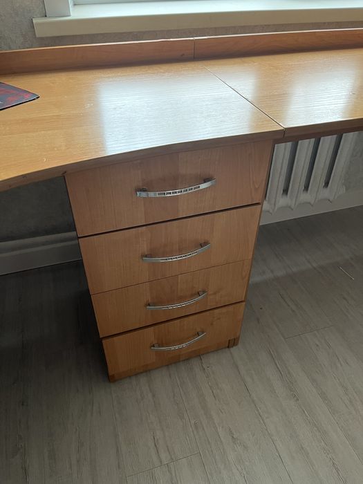 Рабочий стол на двоих со шкафом