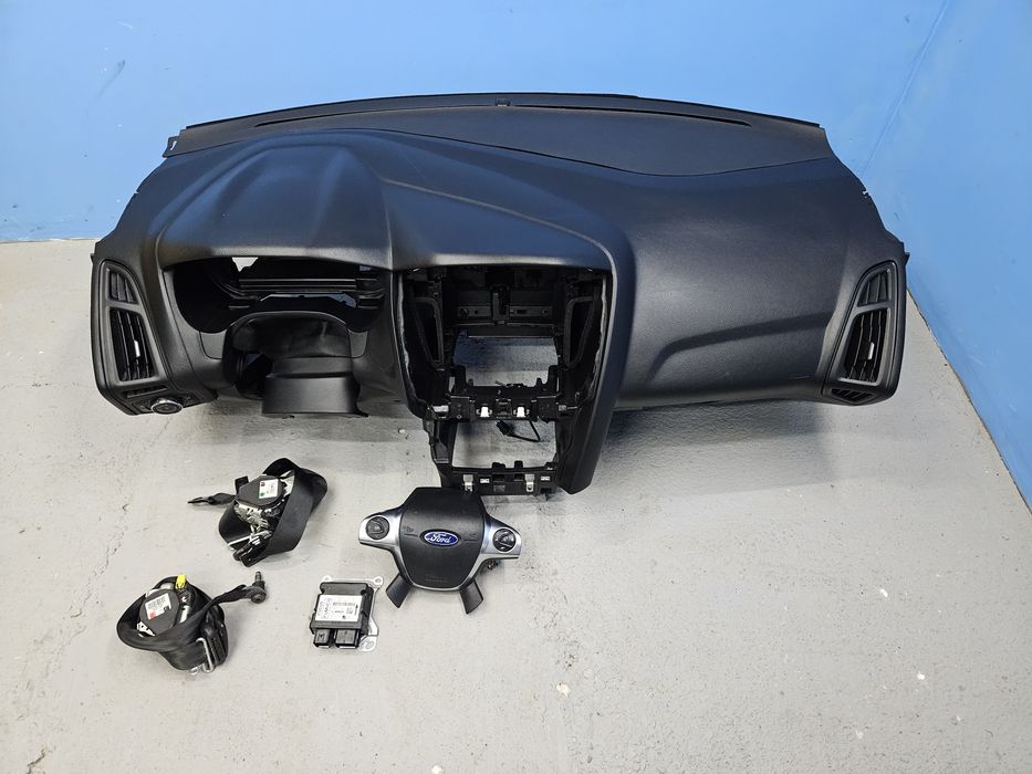 Plansa de Bord Ford Focus Mk3 (2010-2018)