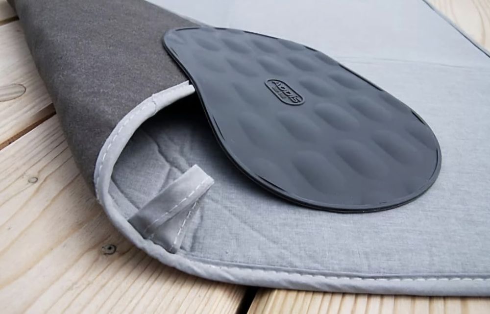 Постелка за гладене нова