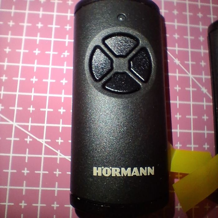 Дистанционно управление HÖRMANN за гаражни врати HSE4-868-BS (BiSecur)