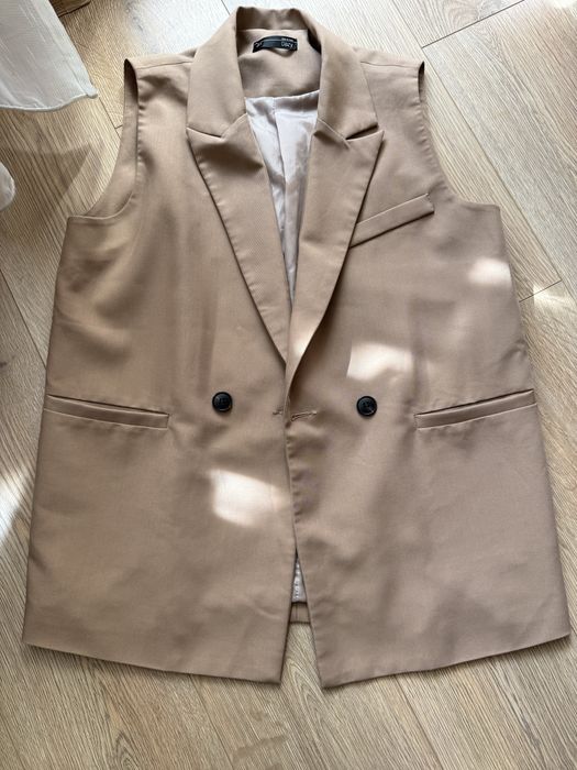 Чисто нов елек блейзер.