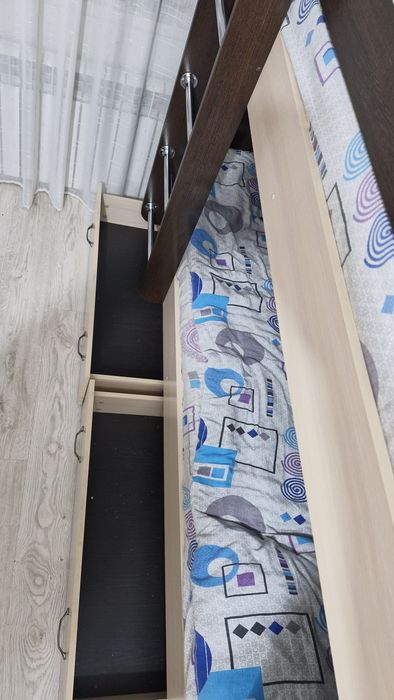 продам двухяростную кровать
