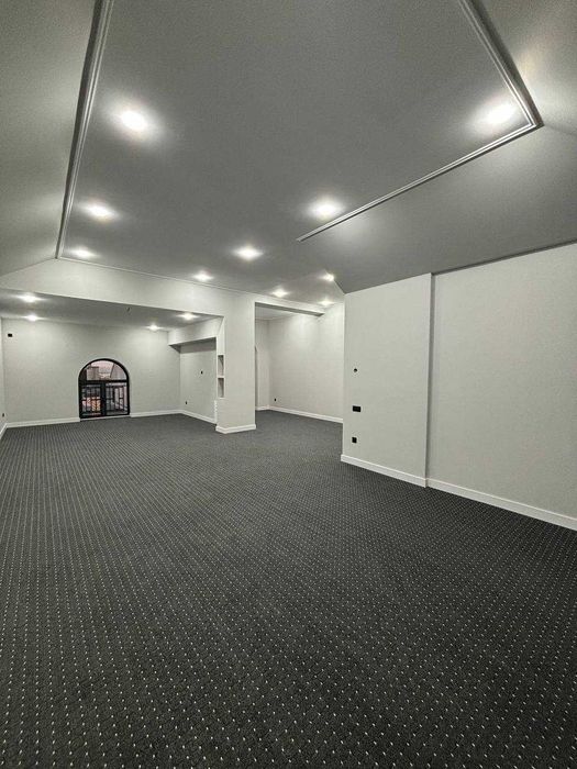 ПРОДАЕТСЯ ДОМ на Прекрасный 3 Соток 8 Комната