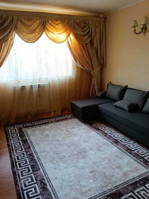 Închiriez apartament