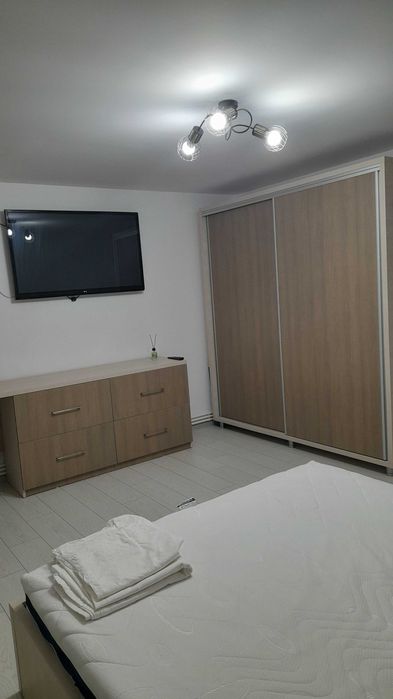 Inchiriez garsoniera 42 mp, total echipata