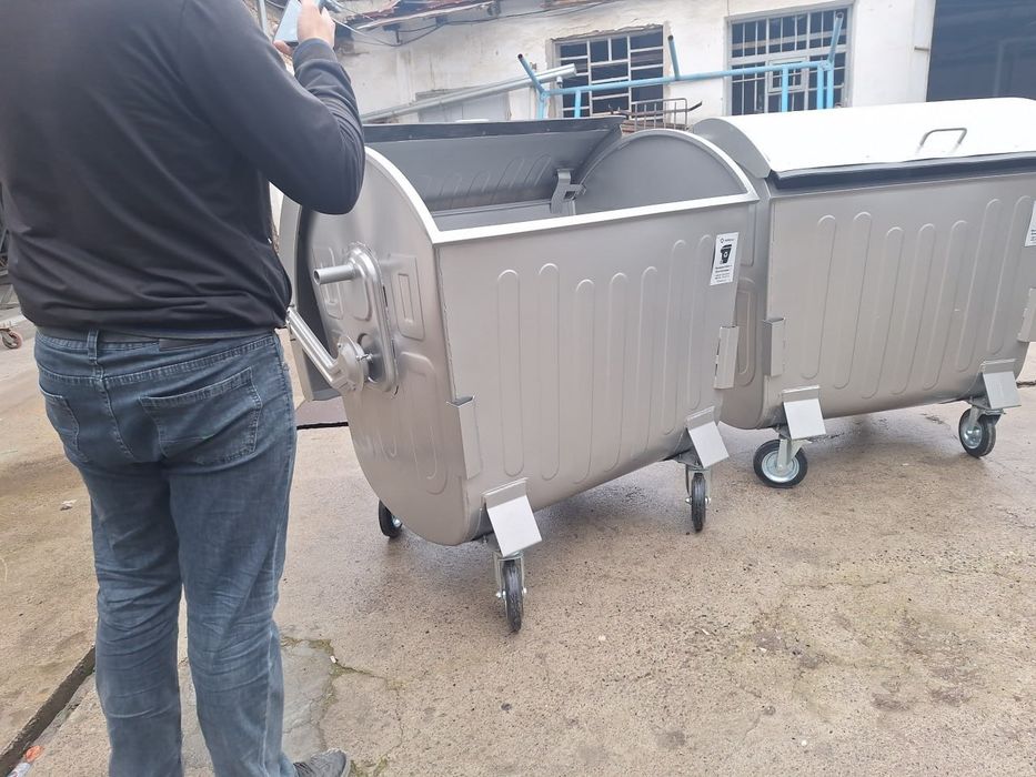 Мусорный контейнер метал