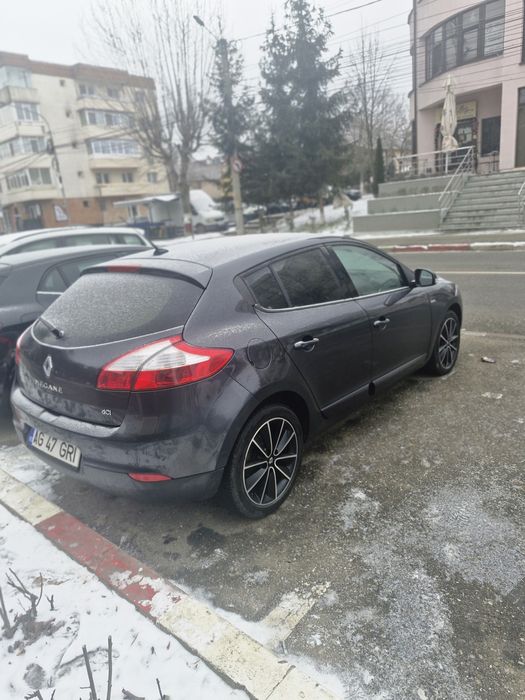 Vanzare Megan 3 bosse 2012