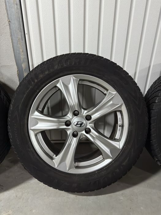 Лети джанти 18 цола 5x114.3 със зимни гуми235/60/18 от Hyundai SantaFe