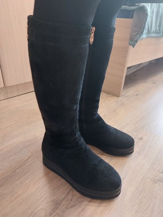 Продам женские зимние сапоги
