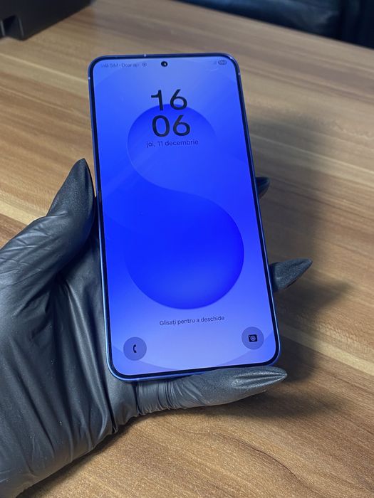 Samsung Galaxy s25+ • 256 GB • Navy