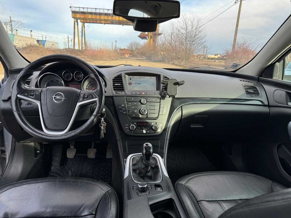 Vând Opel Insignia 2.0 Diesel, Euro 5, 2010 – Stare f bună, fără daune