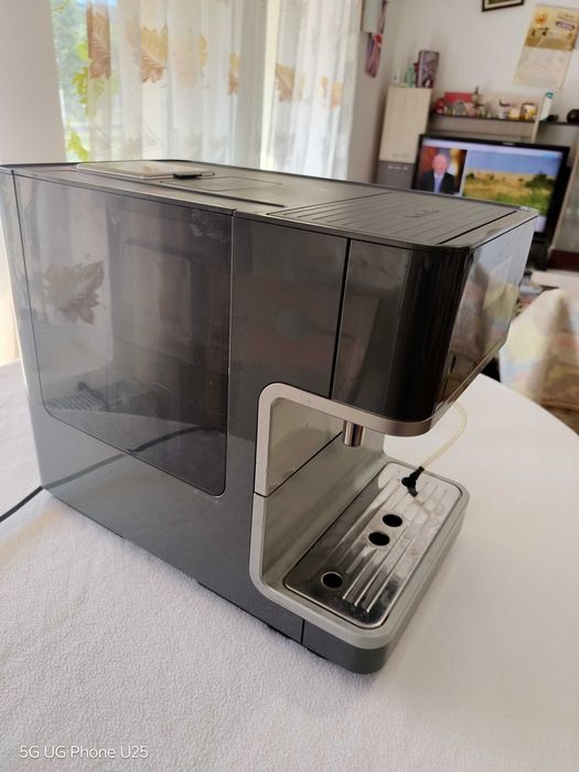 Автоматична кафемашина Miele CM6310 сива.