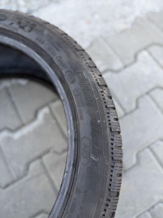 4X 235 45 19 Michelin Pilot Alpin 4