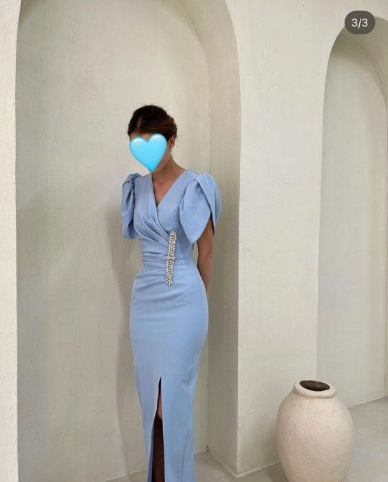 Небесно голубое элегантное платье