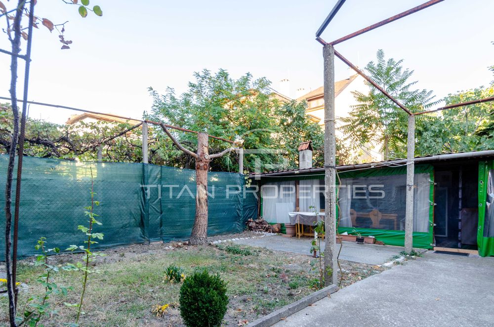 Продава се Къща в Пловдив, Кючук Париж - 200 кв.м за 2575 €/кв.м - Снимка #16