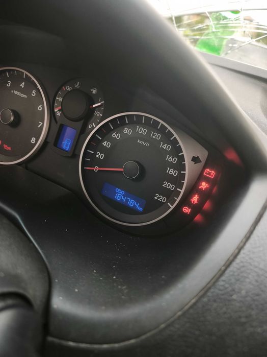 hyundai i20 1.2 бензин