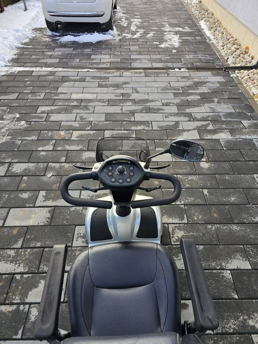 Scuter electric carut persoana cu dizabilitati  invocare