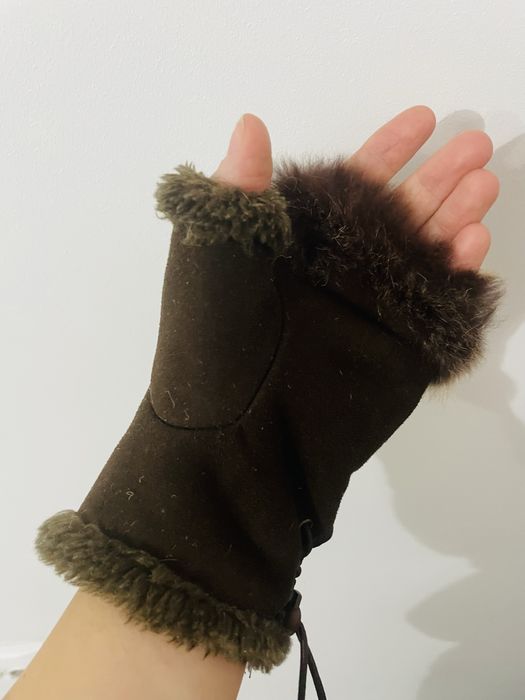 Manusi din piele intoarsa si blana naturala Studio ID Mittens.