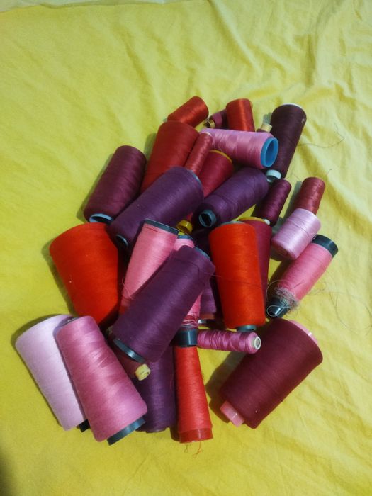Конци за шевна машина,шиене - бели, черни, цветни, ластични
