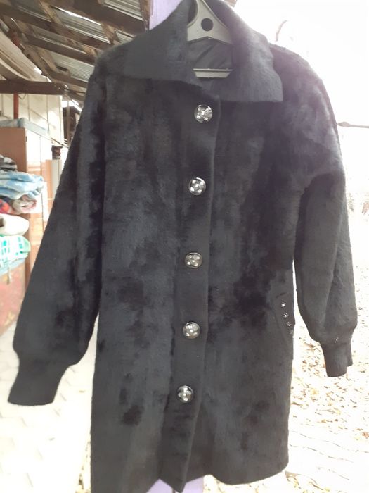 Пальто срочно продаю