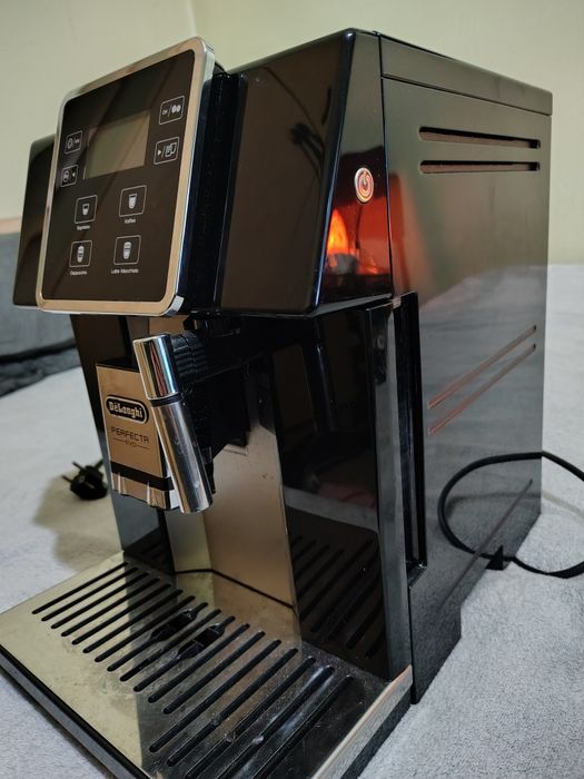 Кафе автомат Делонги перфекта ево