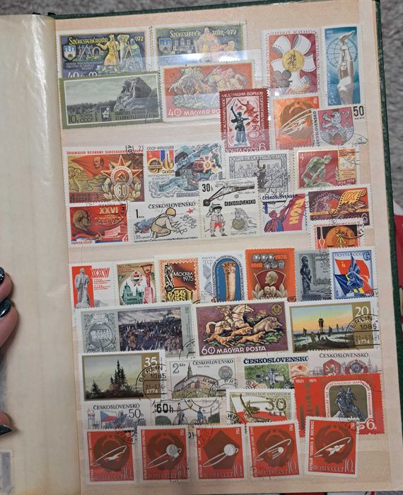 Продавам пощенски марки