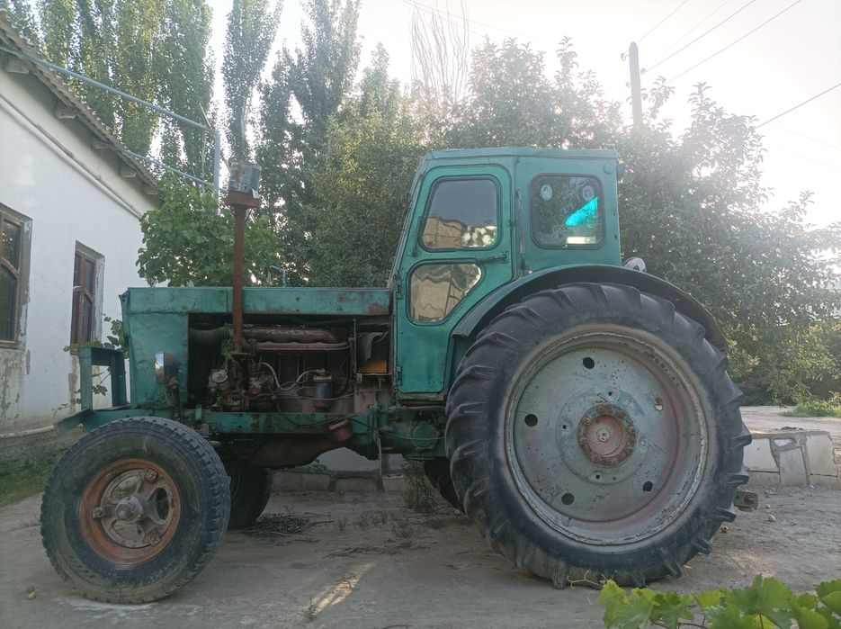 40 трактор сотилади.