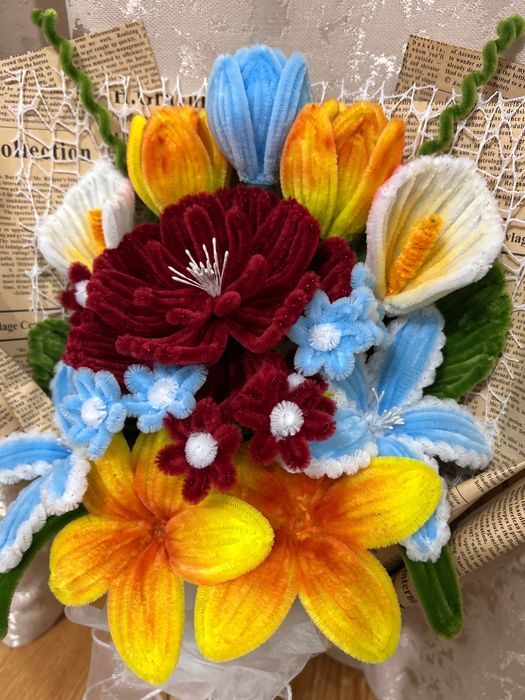 Buchet din sârmă plușată