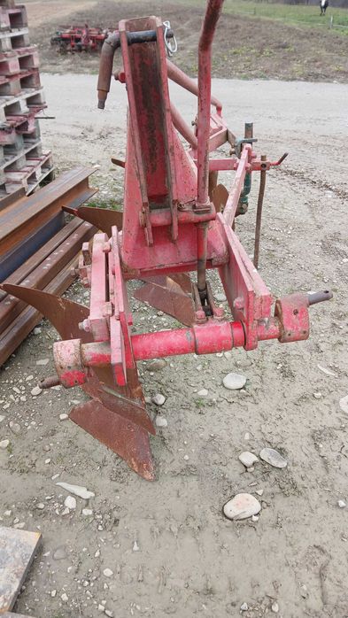 Vand plug cu trei trupite