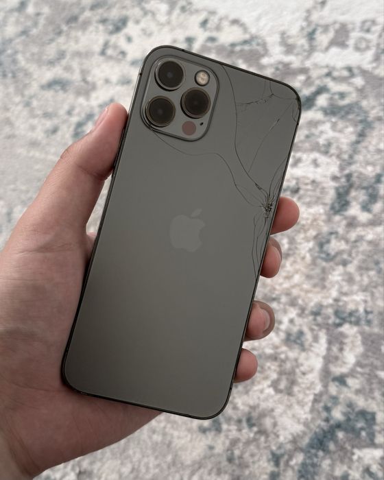 Продам Iphone 12 Pro