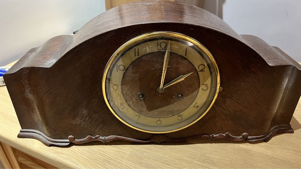 Ceas de semineu cu pendul Jughans