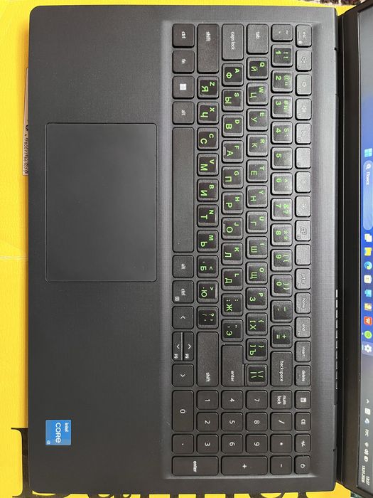 Noutbuk Dell Vostro 3520