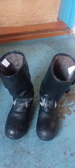Продаю берцы зимние рабочие